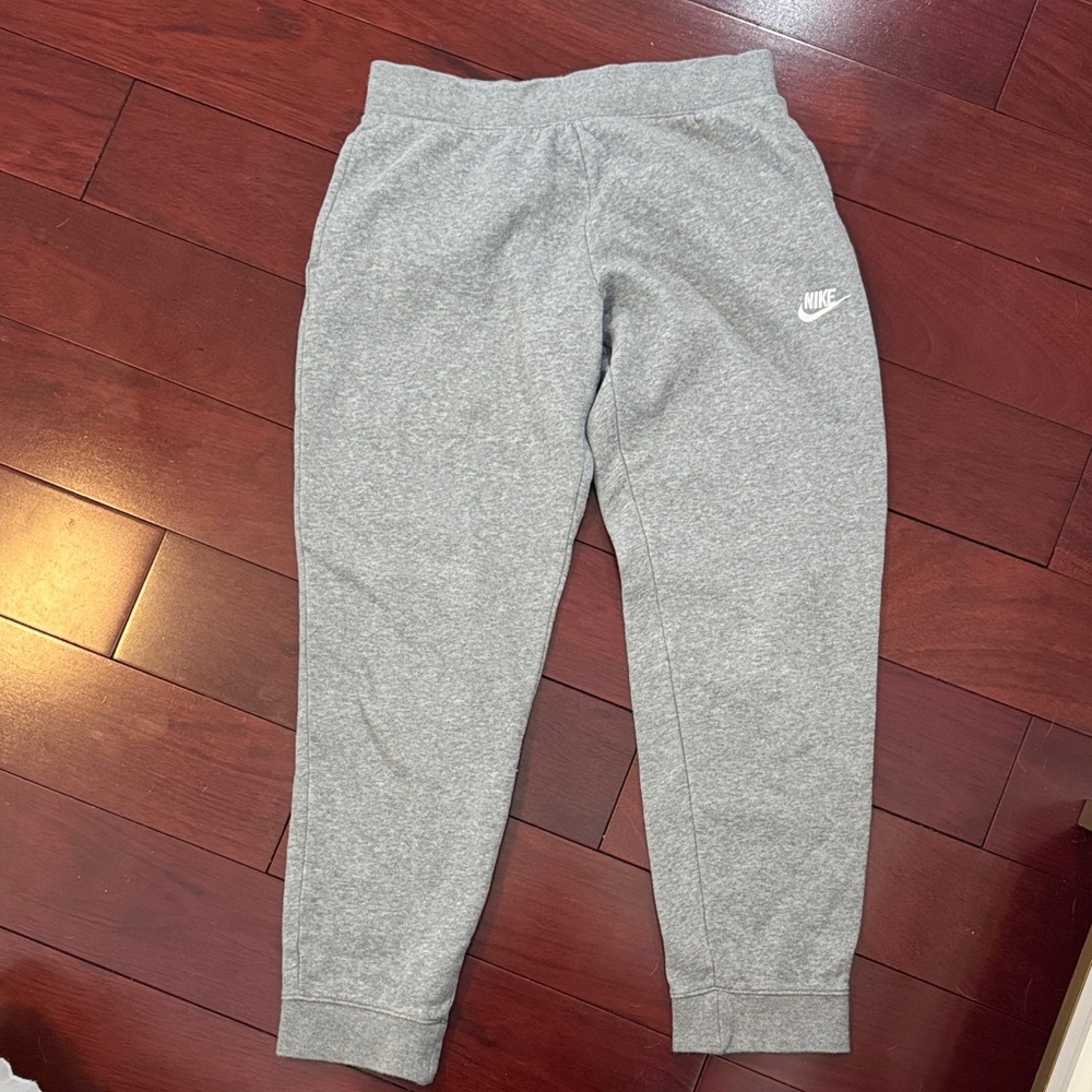Nike Kids Heather Gray Sweatpants in an XL